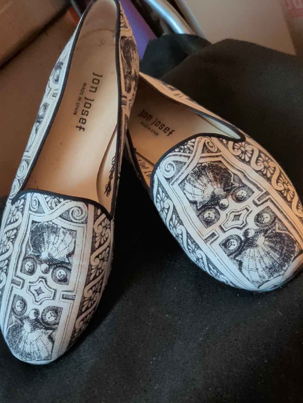 Job Josef Women's Black & White Printed Loafers